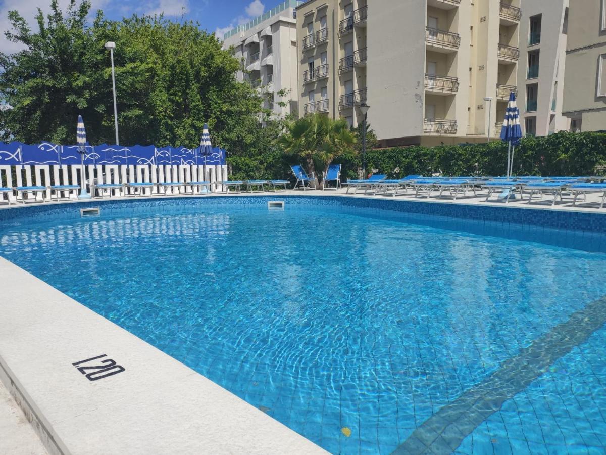 Hotel Senior Cattolica Exterior foto