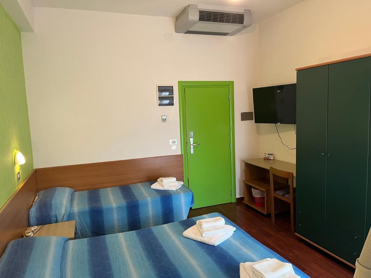 Hotel Senior Cattolica Exterior foto